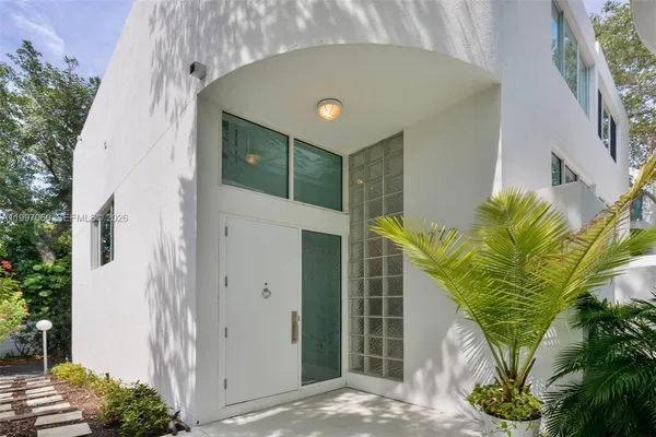 $7,400 | 3272 Virginia Street, Unit A1, Miami, FL 33133