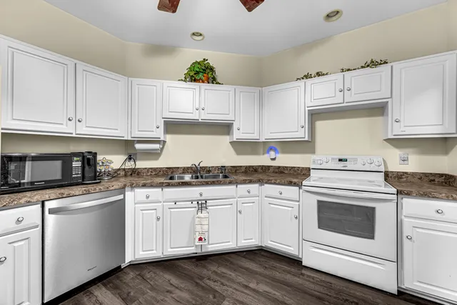 $1,550,000 | 15661 West Peotone Road, Wilmington, IL 60481