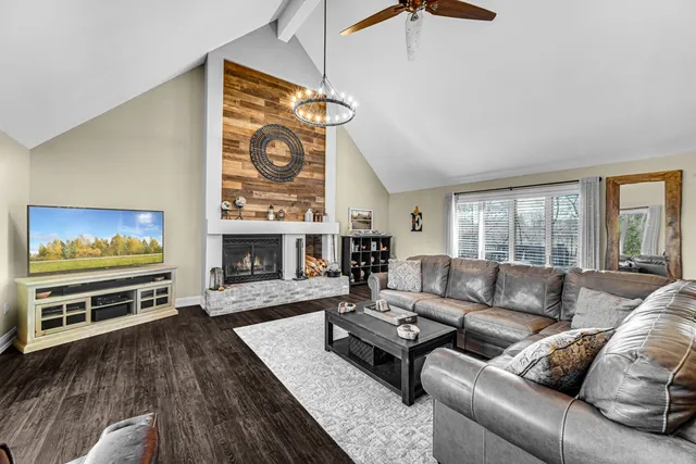 $1,550,000 | 15661 West Peotone Road, Wilmington, IL 60481