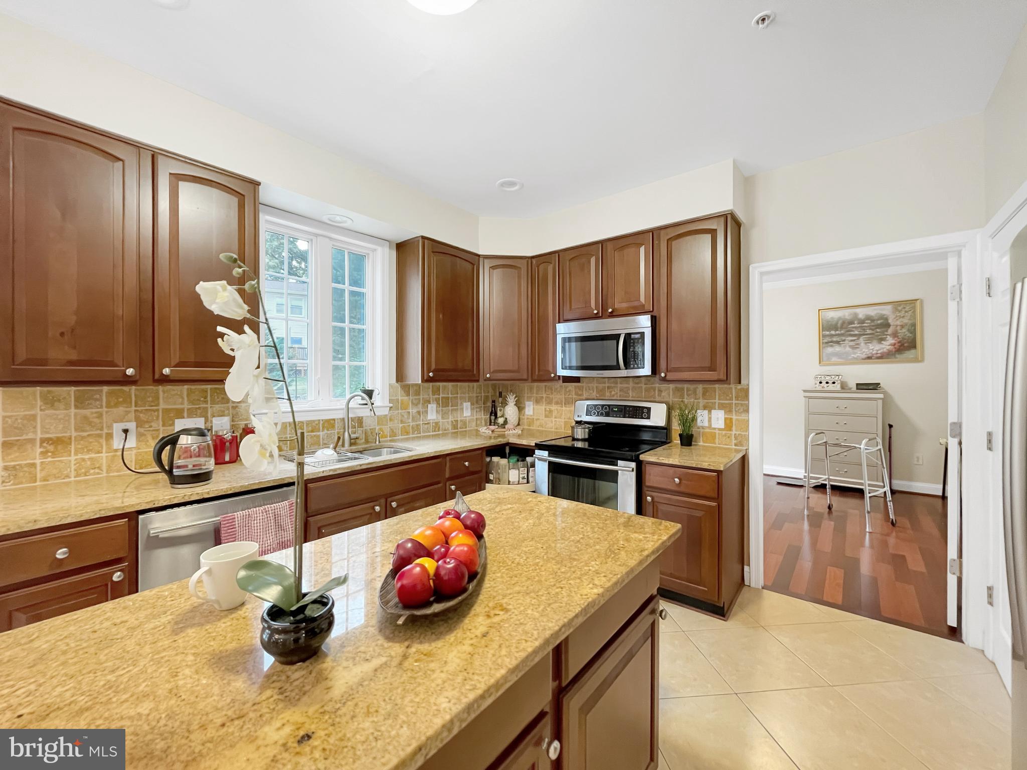 14602 Dufief Mill Road North Potomac, MD 20878 - Photo 18 of 66