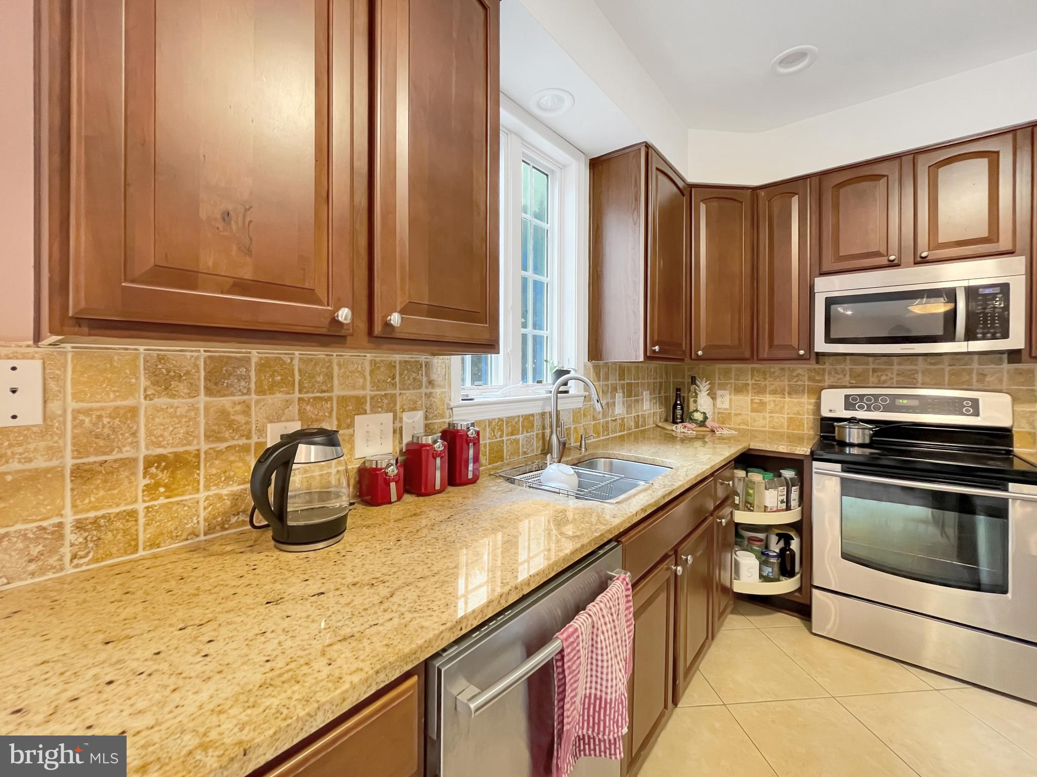 14602 Dufief Mill Road North Potomac, MD 20878 - Photo 19 of 66