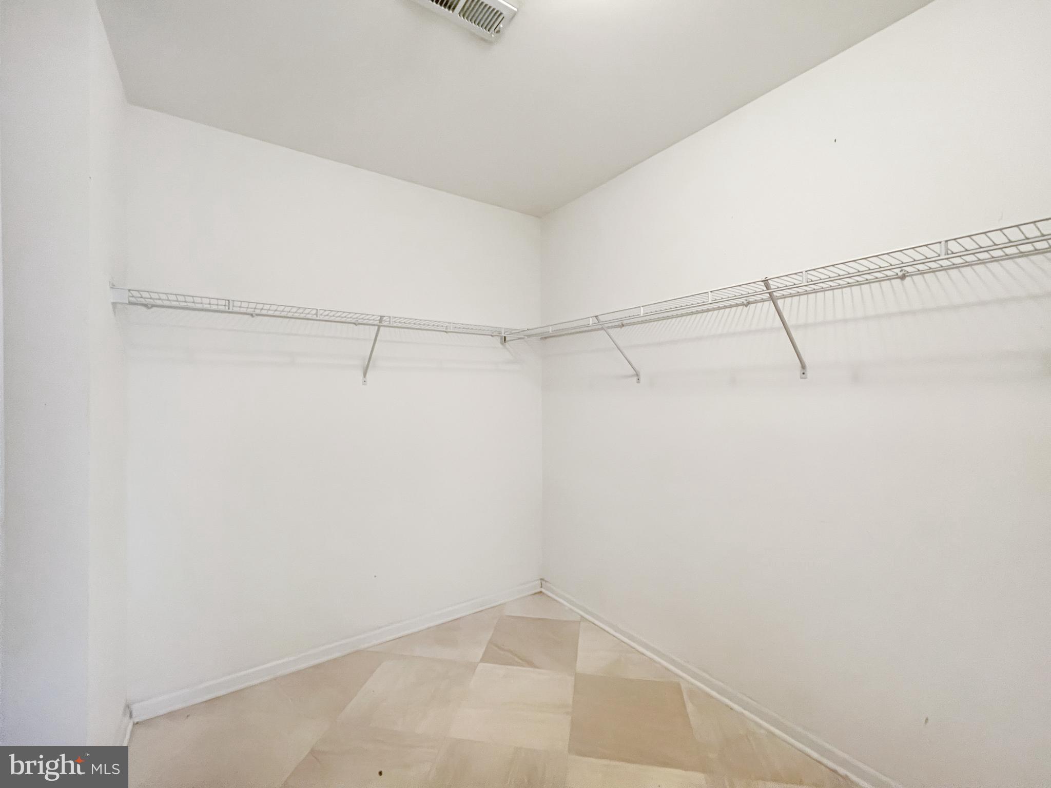 14602 Dufief Mill Road North Potomac, MD 20878 - Photo 31 of 66 Walk-in Master