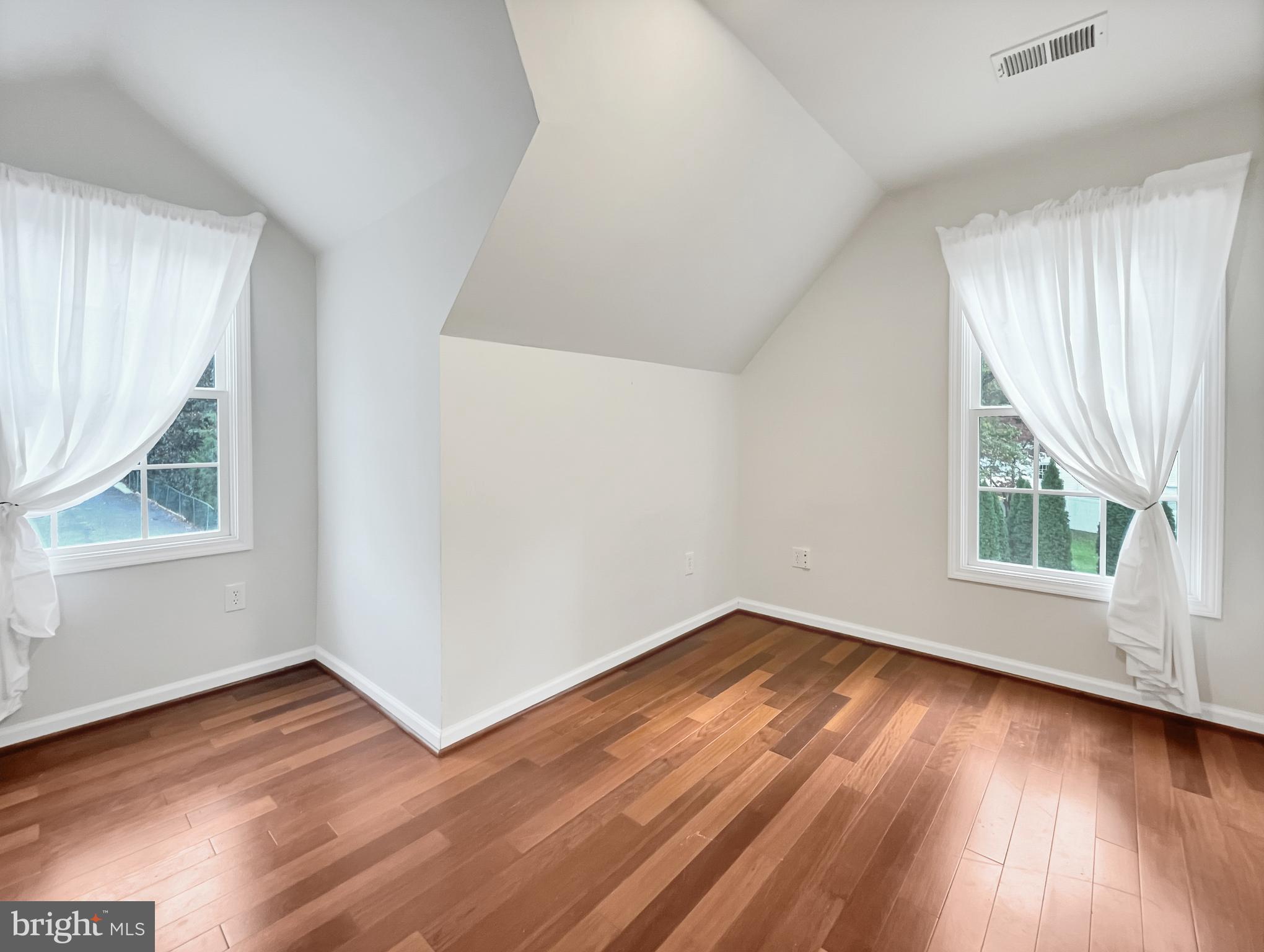 14602 Dufief Mill Road North Potomac, MD 20878 - Photo 40 of 66 Large Den Upstairs