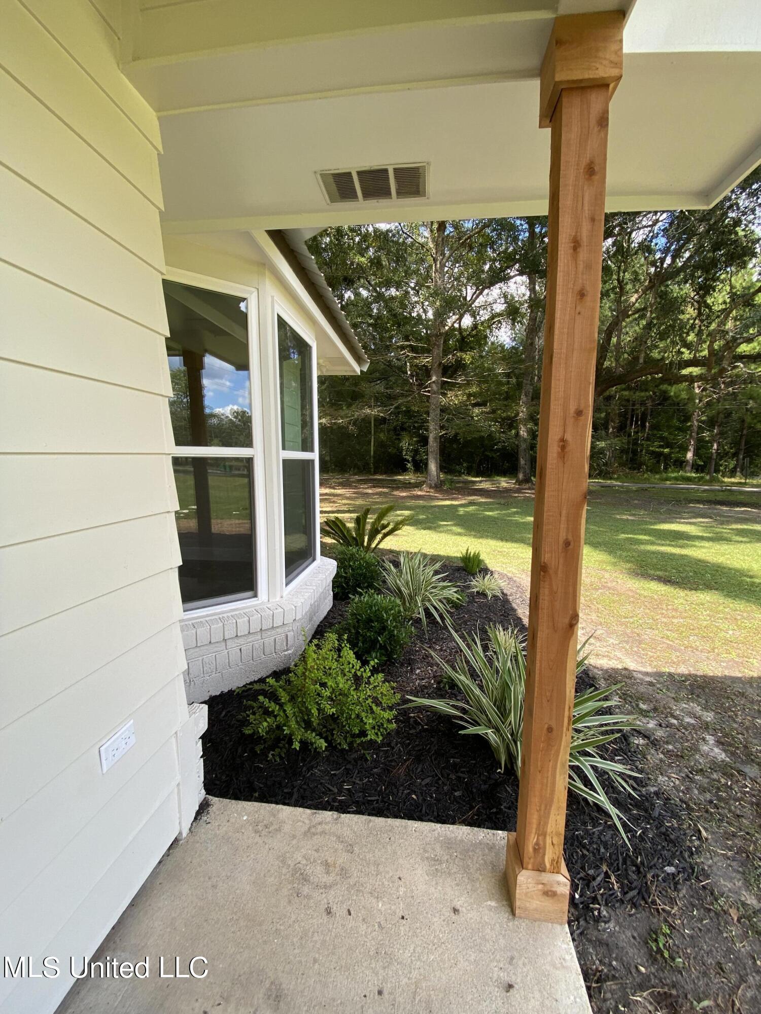 22217 Jones Lane Moss Point, MS 39562 - Photo 15 of 61 IMG_3572