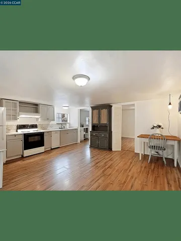 $1,600 | 326 1/2 Locust Street, Lodi, CA 95240