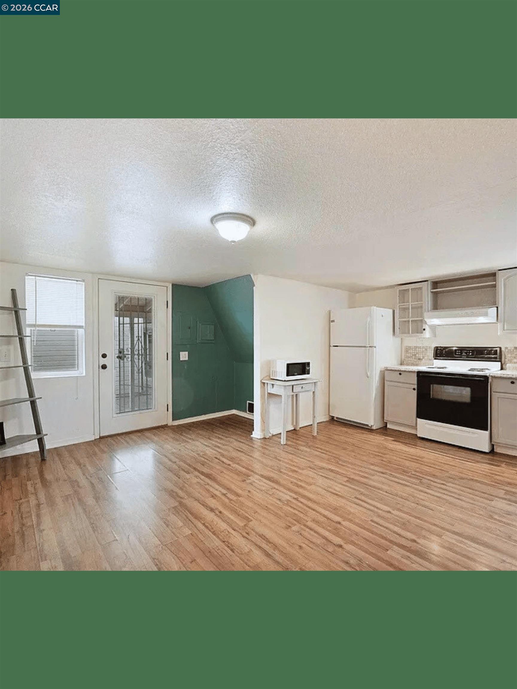 326 1/2 Locust Street Lodi, CA 95240 - Photo 3 of 6