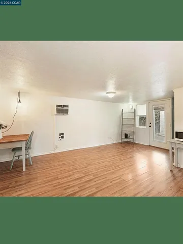 $1,600 | 326 1/2 Locust Street, Lodi, CA 95240