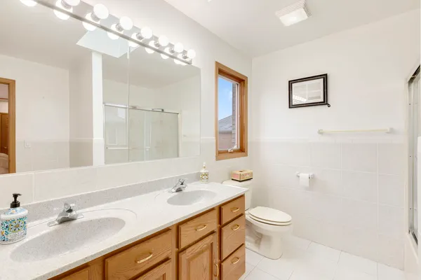 $910,000 | 1007 Wildwood Lane, Mount Prospect, IL 60056