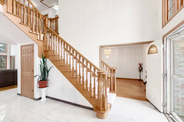 $910,000 | 1007 Wildwood Lane, Mount Prospect, IL 60056