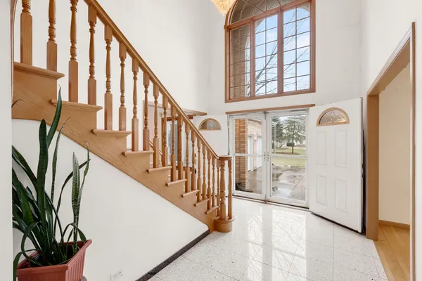 $910,000 | 1007 Wildwood Lane, Mount Prospect, IL 60056