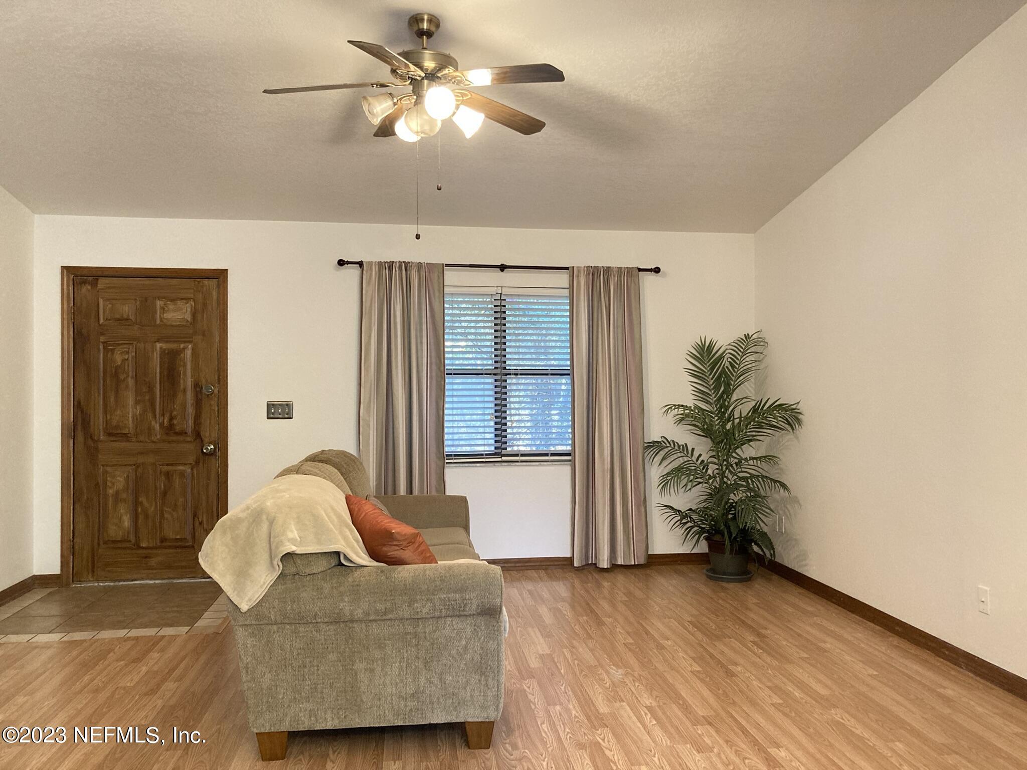 184 Swan Lake Road Melrose, FL 32666 - Photo 8 of 27 A35AB875-D211-4D79-8013-5009DDE20351
