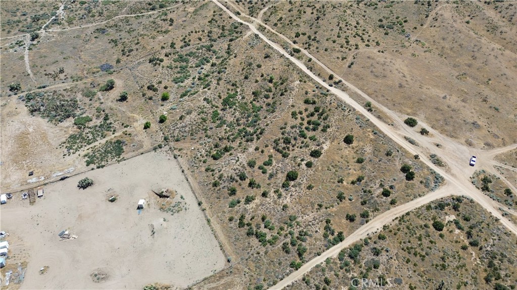 8001 Johnson Road Phelan, CA 92371 - Photo 10 of 14