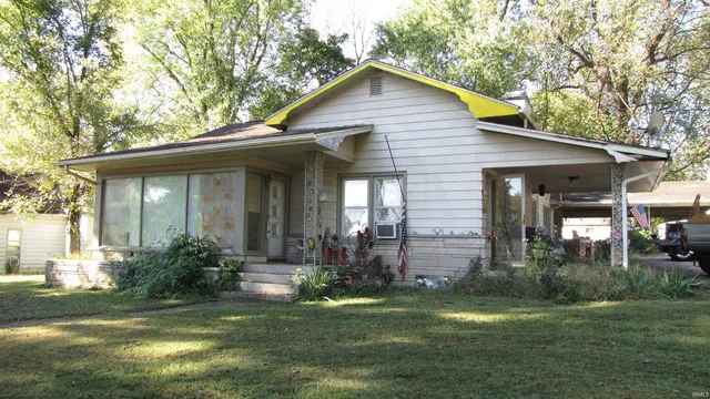 $59,500 | 1003 North Main Street, Winslow, IN 47598