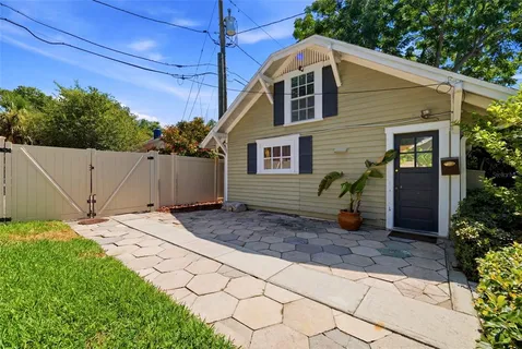 $985,000 | 871 17th Avenue North, St. Petersburg, FL 33704