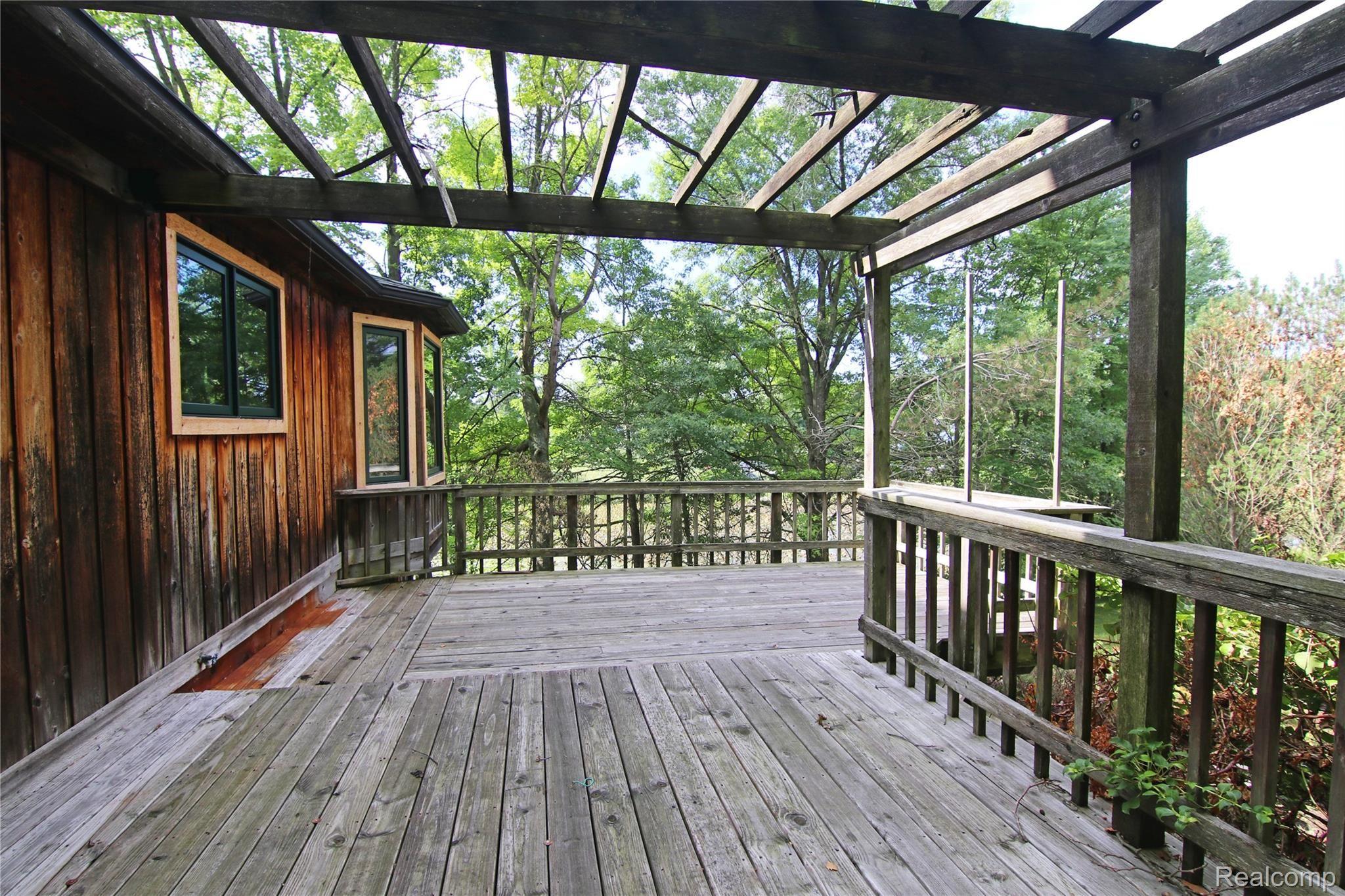 19280 Hickory Ridge Road Fenton, MI 48430 - Photo 25 of 36 19280 Hickory Ridge Deck.jpg
