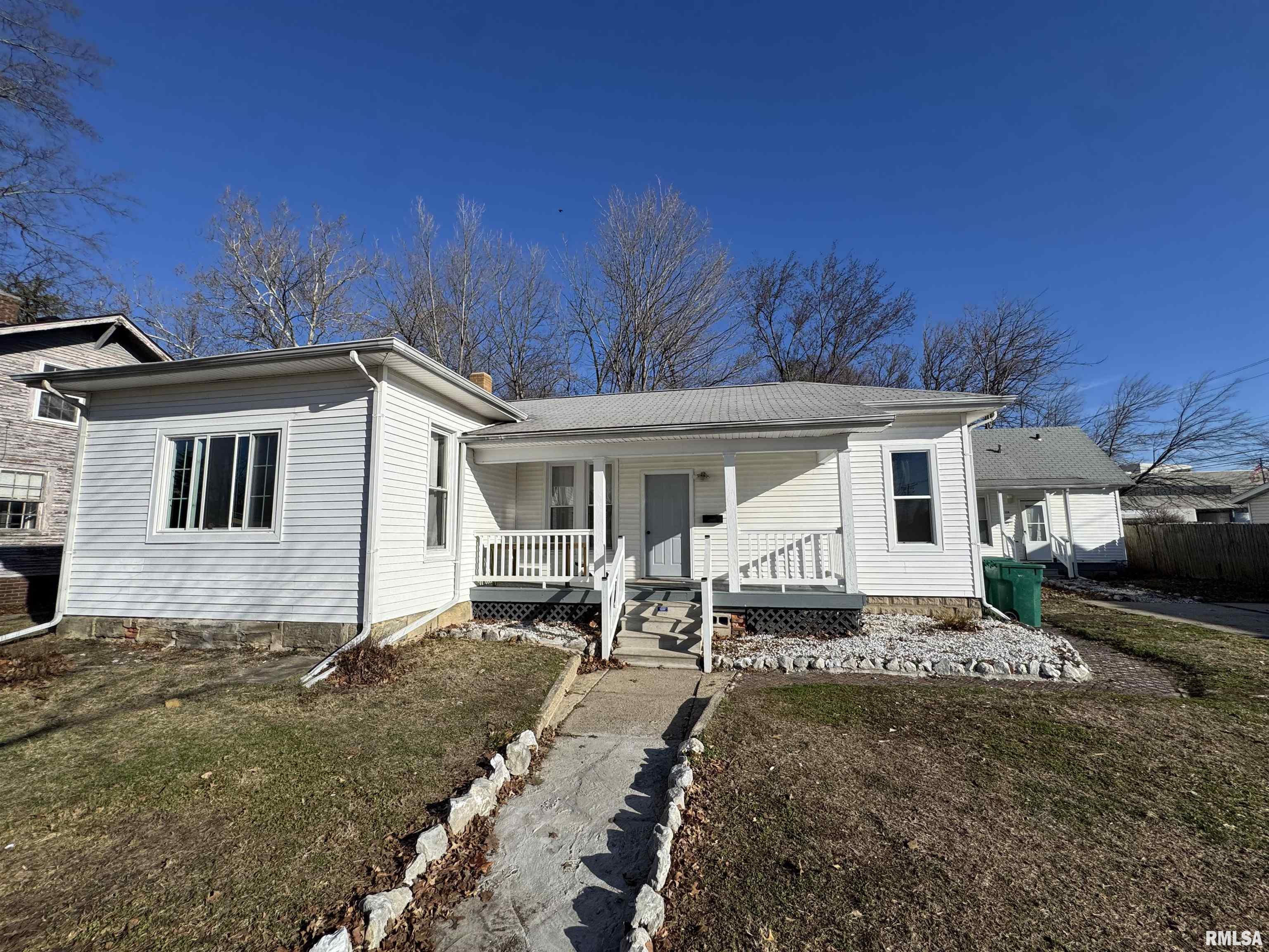 128 West Adams Road Macomb, IL 61455 - Photo 1 of 22