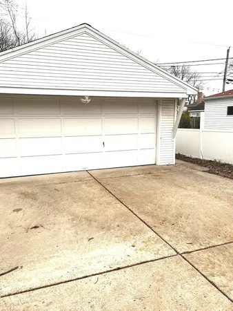 $3,500 | 8717 Karlov Avenue, Skokie, IL 60076