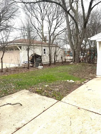 $3,500 | 8717 Karlov Avenue, Skokie, IL 60076