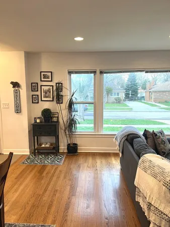 $3,500 | 8717 Karlov Avenue, Skokie, IL 60076