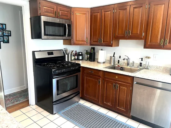 $3,500 | 8717 Karlov Avenue, Skokie, IL 60076