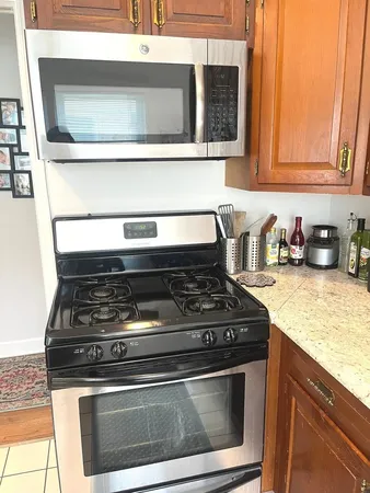 $3,500 | 8717 Karlov Avenue, Skokie, IL 60076