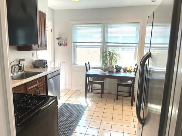 $3,500 | 8717 Karlov Avenue, Skokie, IL 60076