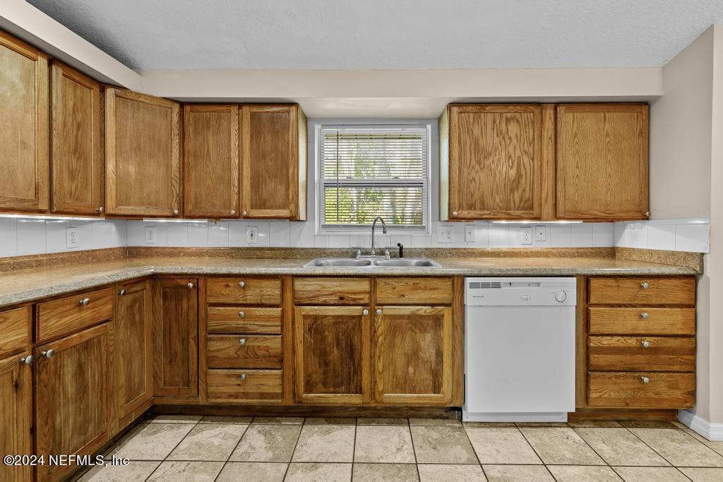 11258 Irma Road Jacksonville, FL 32218 - Photo 18 of 36 Kitchen