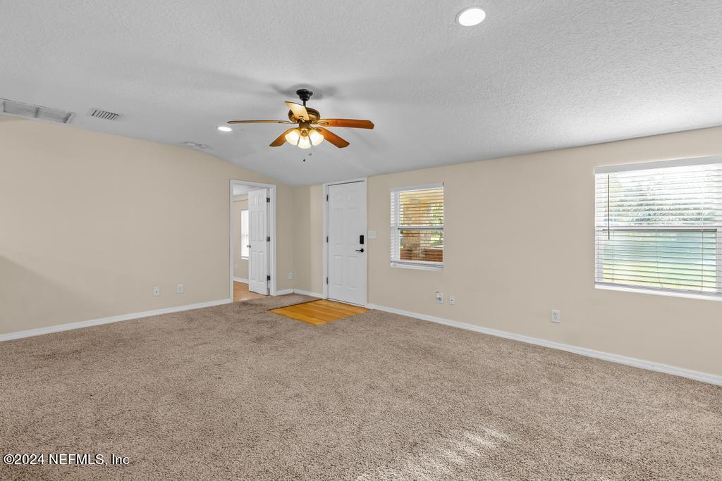 11258 Irma Road Jacksonville, FL 32218 - Photo 8 of 36 Great Room