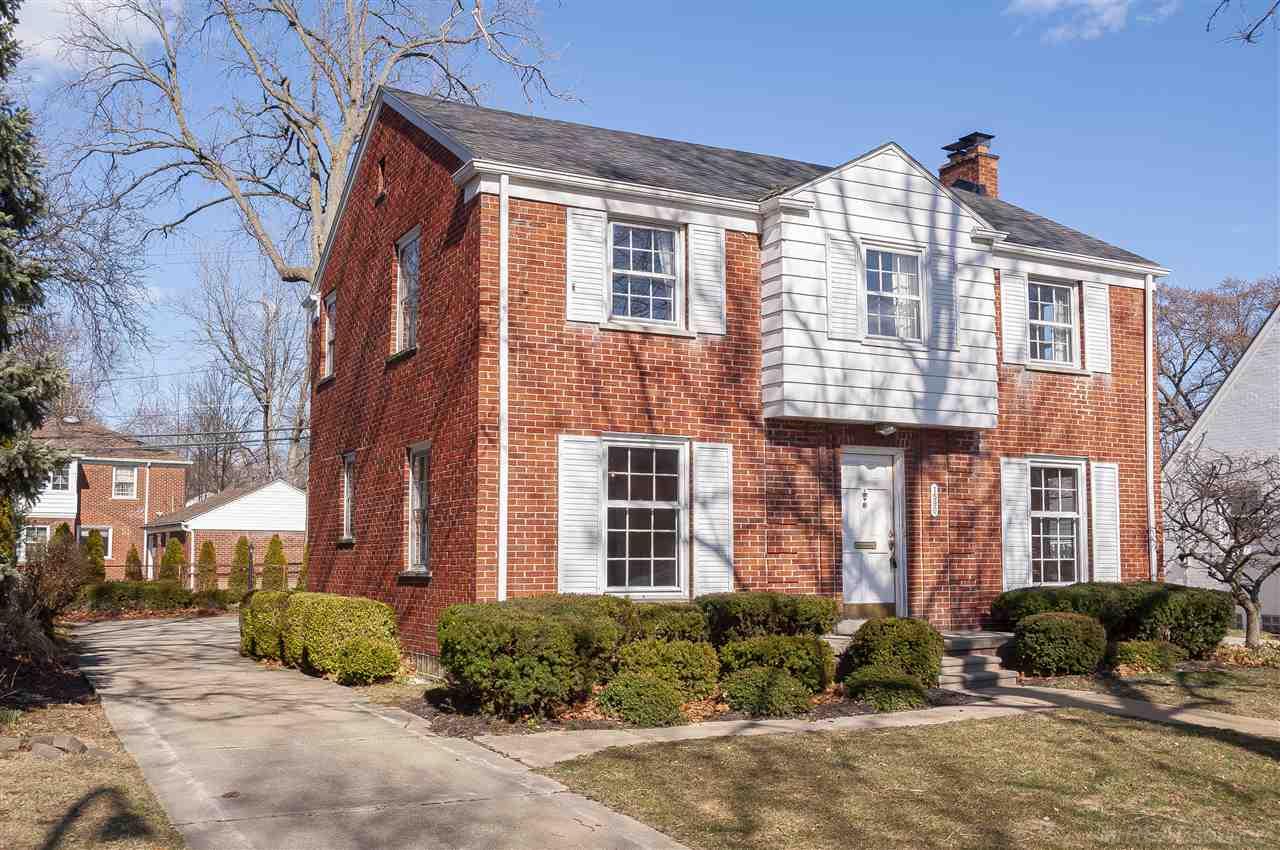 1590 Fairholme Road Grosse Pointe Woods, MI 48236 - Photo 2 of 32