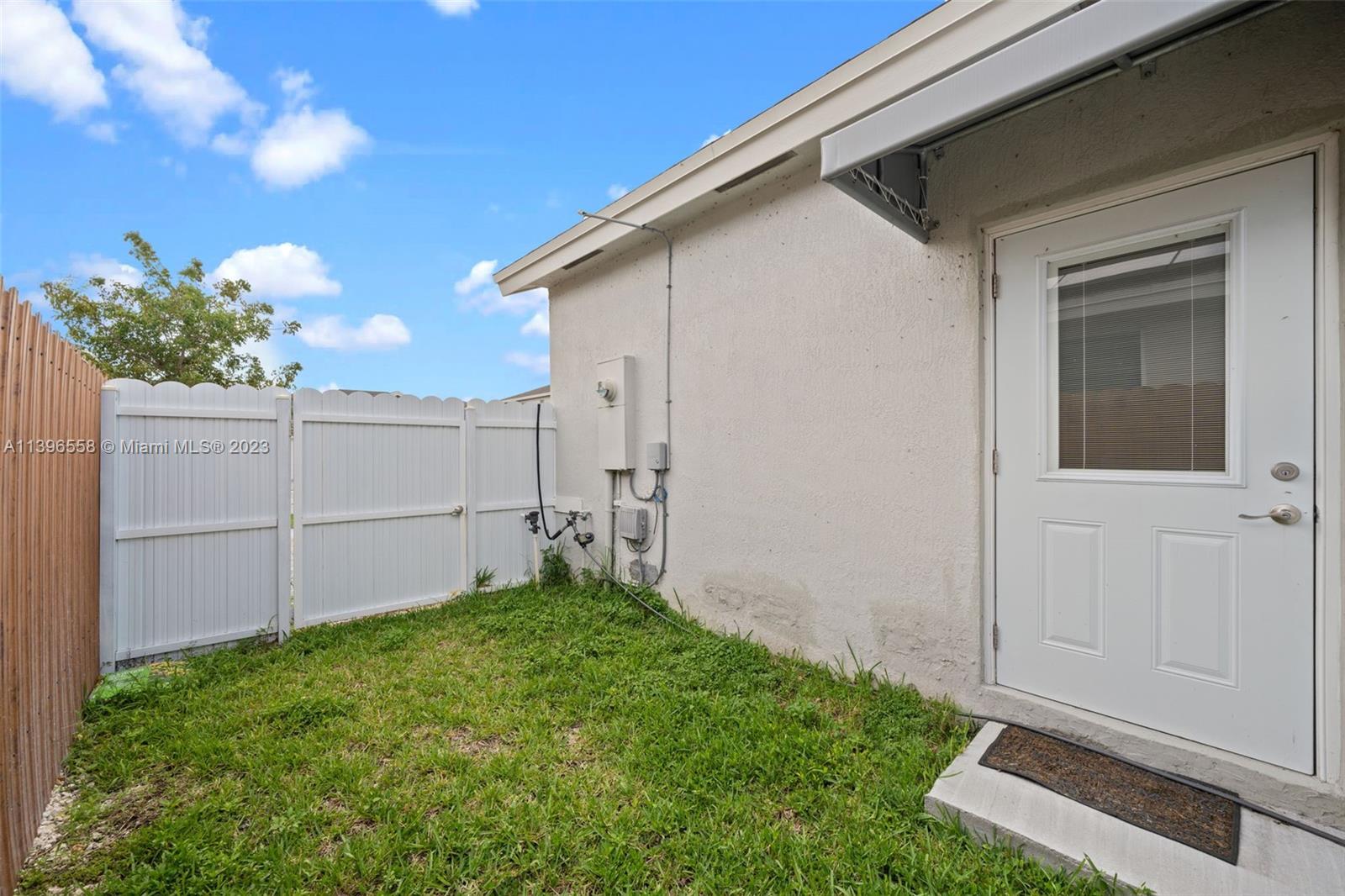 27545 Southwest 133rd Path Homestead, FL 33032 - Photo 10 of 38 Gallery Image 10