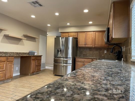240 West Iowa Avenue Ridgecrest, CA 93555 - Photo 3 of 25 Gallery Image 3