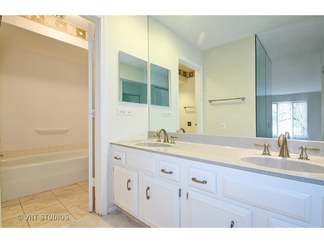 1831 Mission Hills Road, Unit 108 Northbrook, IL 60062 - Photo 6 of 10