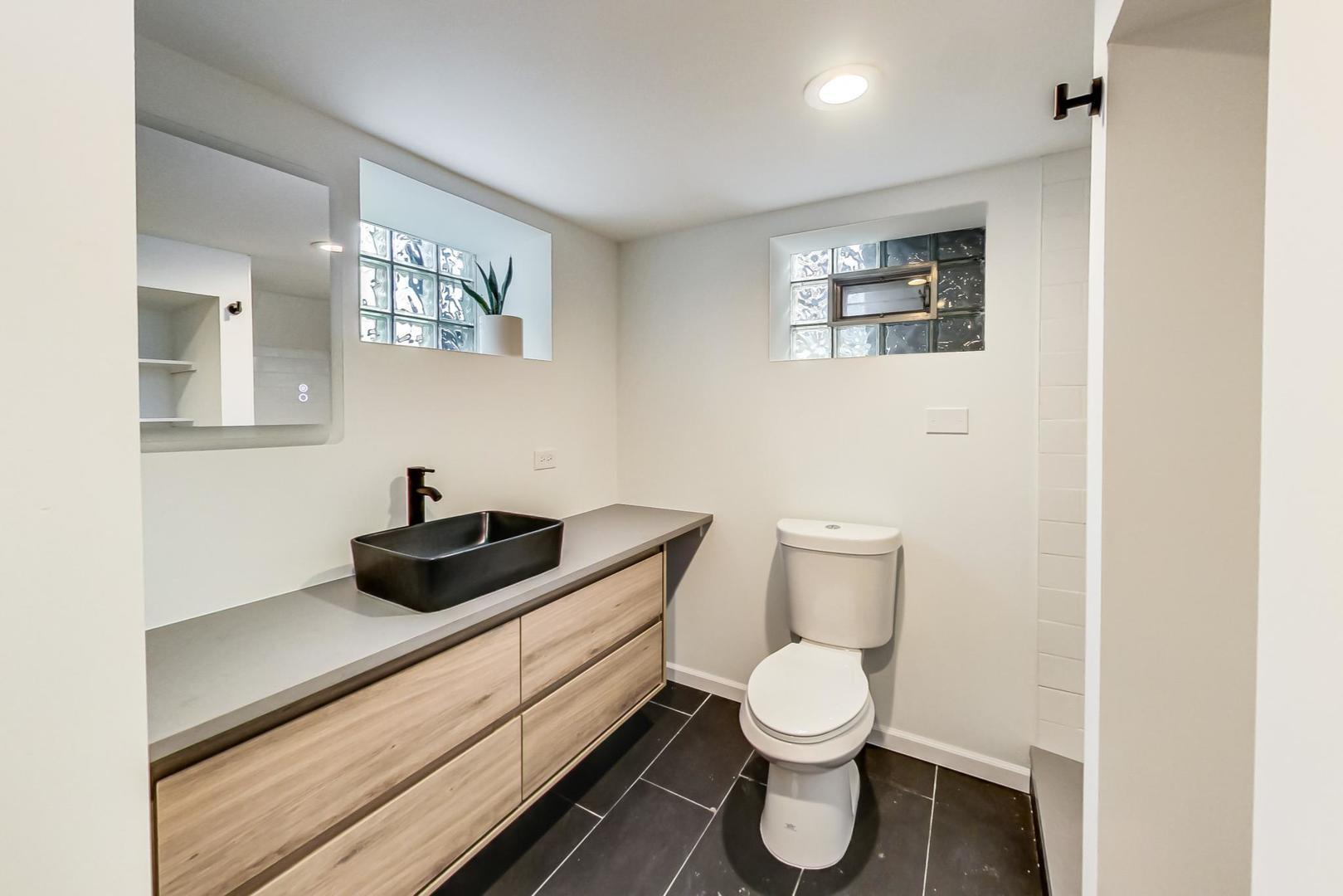 2012 Newton Avenue Park Ridge, IL 60068 - Photo 15 of 28 Gallery Image 15