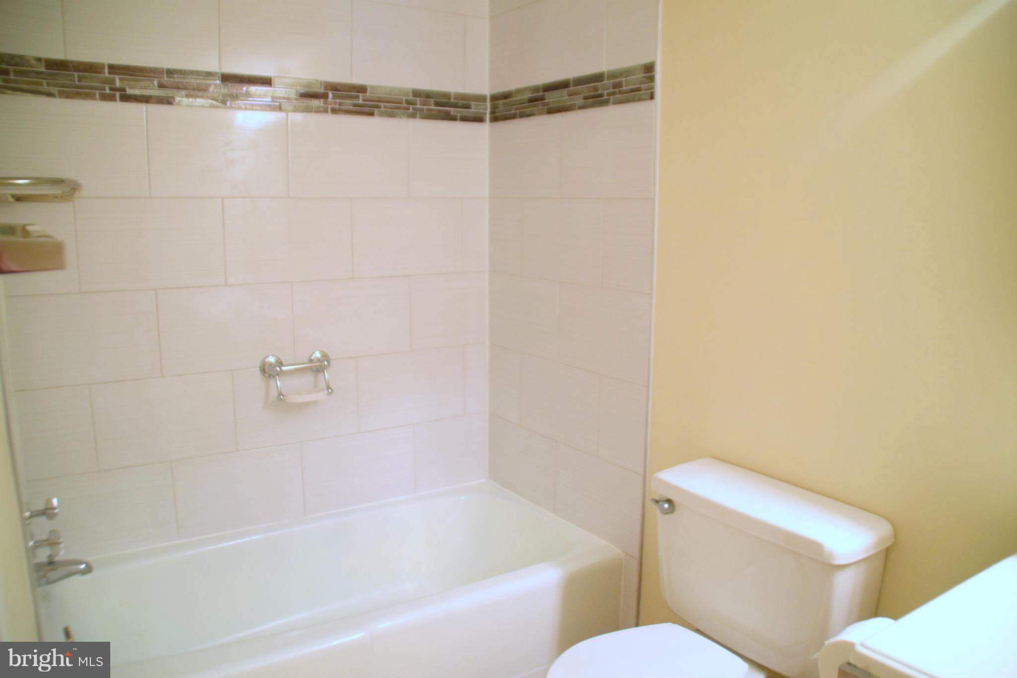 1417 Northgate Square, Unit 12B Reston, VA 20190 - Photo 17 of 25 Bath (Master)