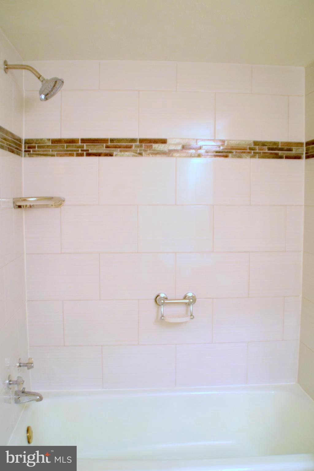 1417 Northgate Square, Unit 12B Reston, VA 20190 - Photo 18 of 25 Bath (Master)