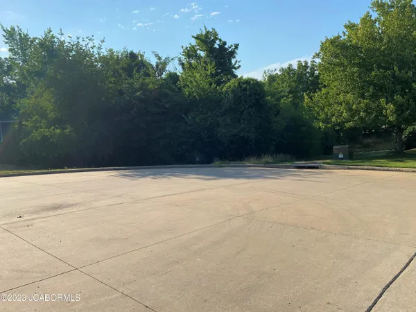 $18,500 | 1600 Northport Drive, Jefferson City, MO 65109