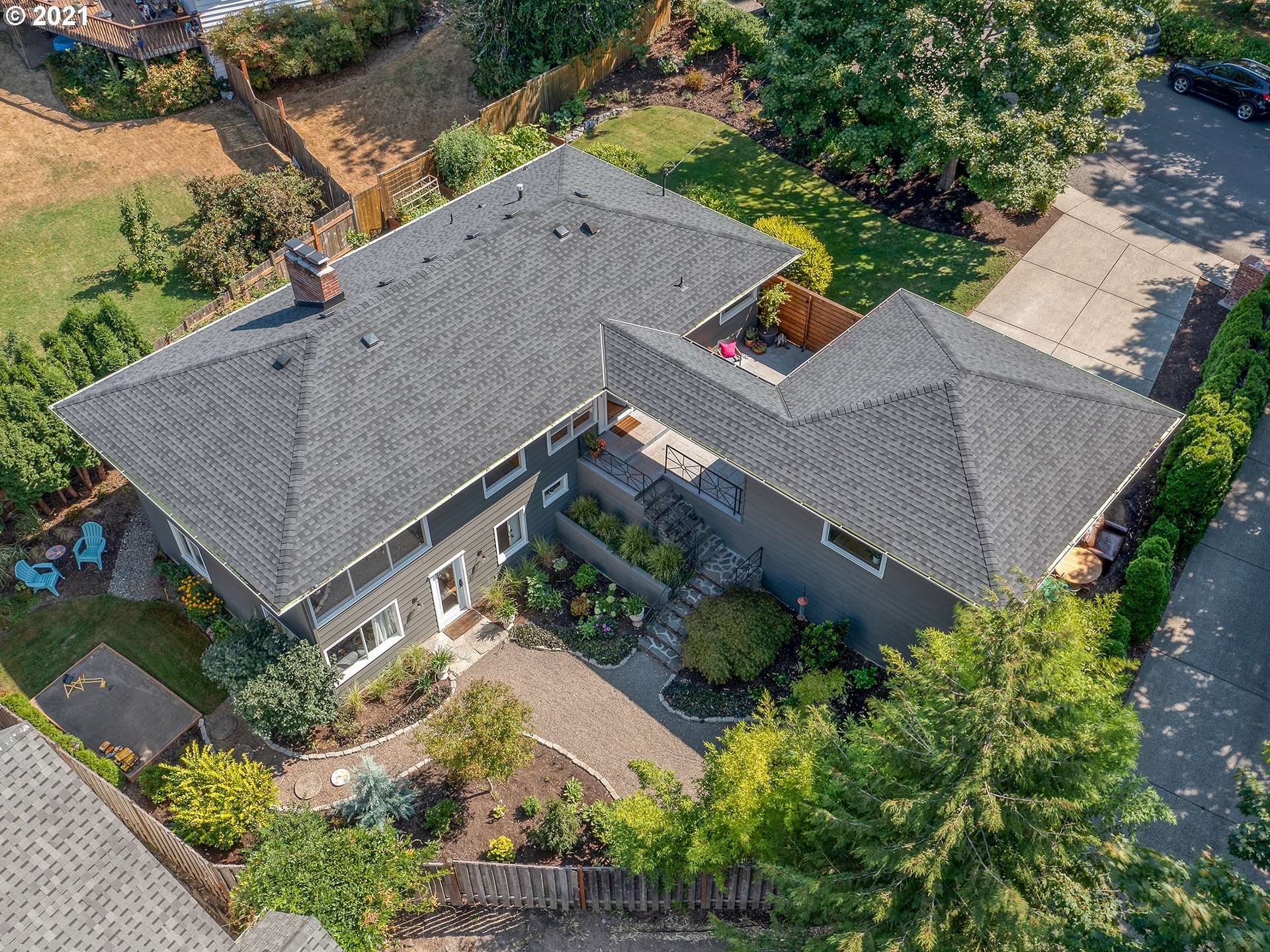 3325 Southwest Ridgewood Avenue Portland, OR 97225 - Photo 1 of 31 Gallery Image 1