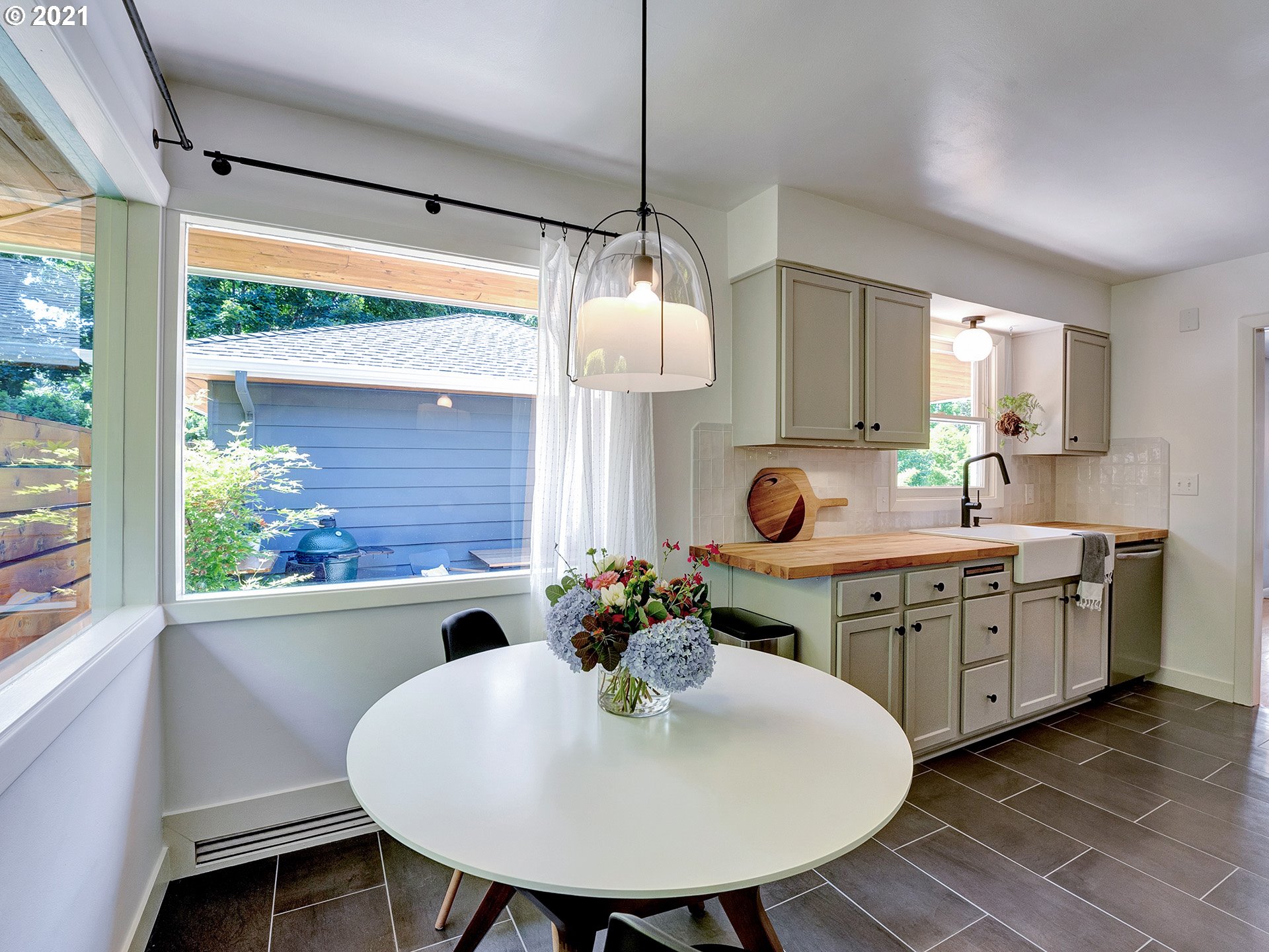 3325 Southwest Ridgewood Avenue Portland, OR 97225 - Photo 14 of 31 Gallery Image 14