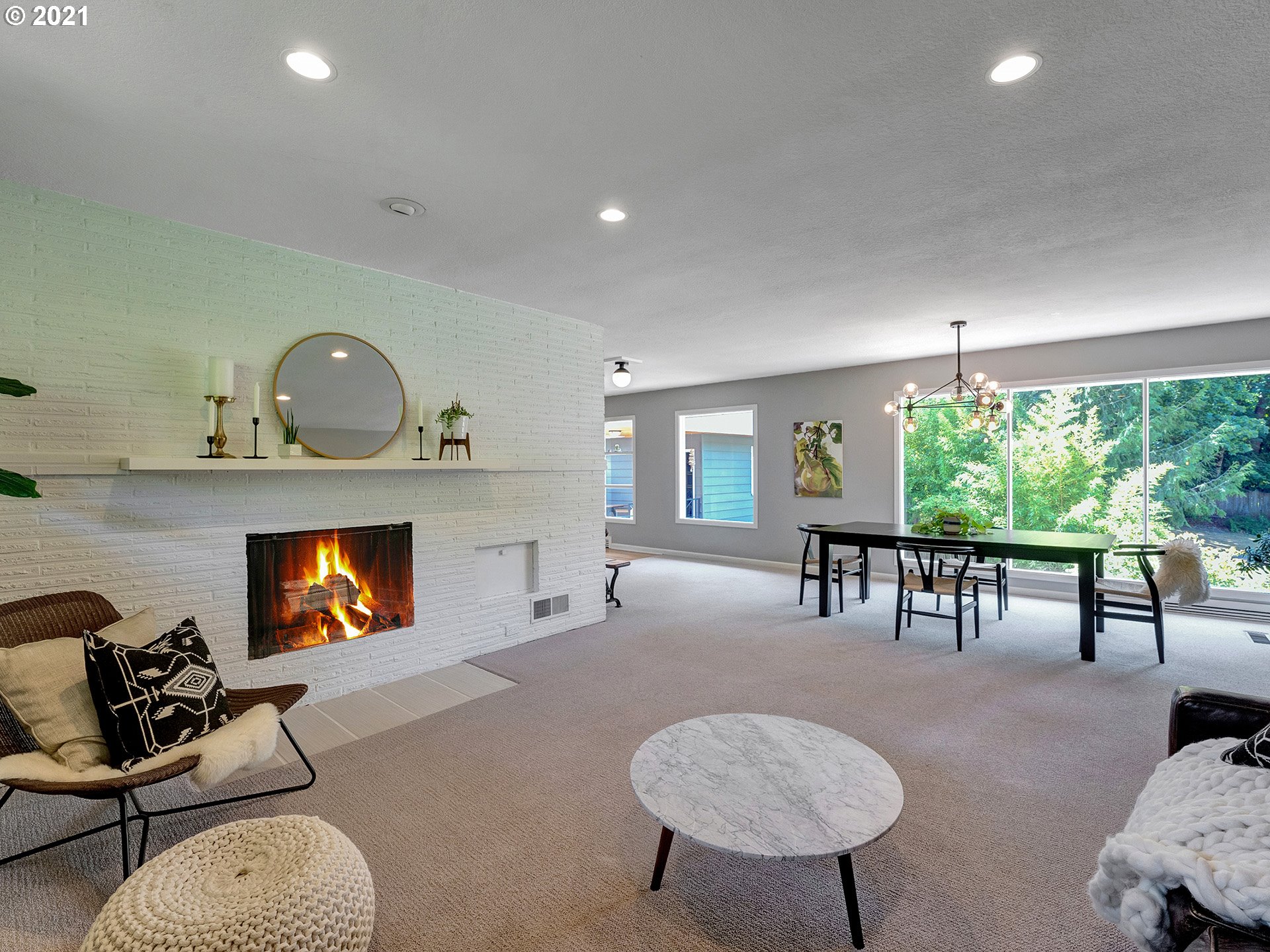 3325 Southwest Ridgewood Avenue Portland, OR 97225 - Photo 9 of 31 Gallery Image 9