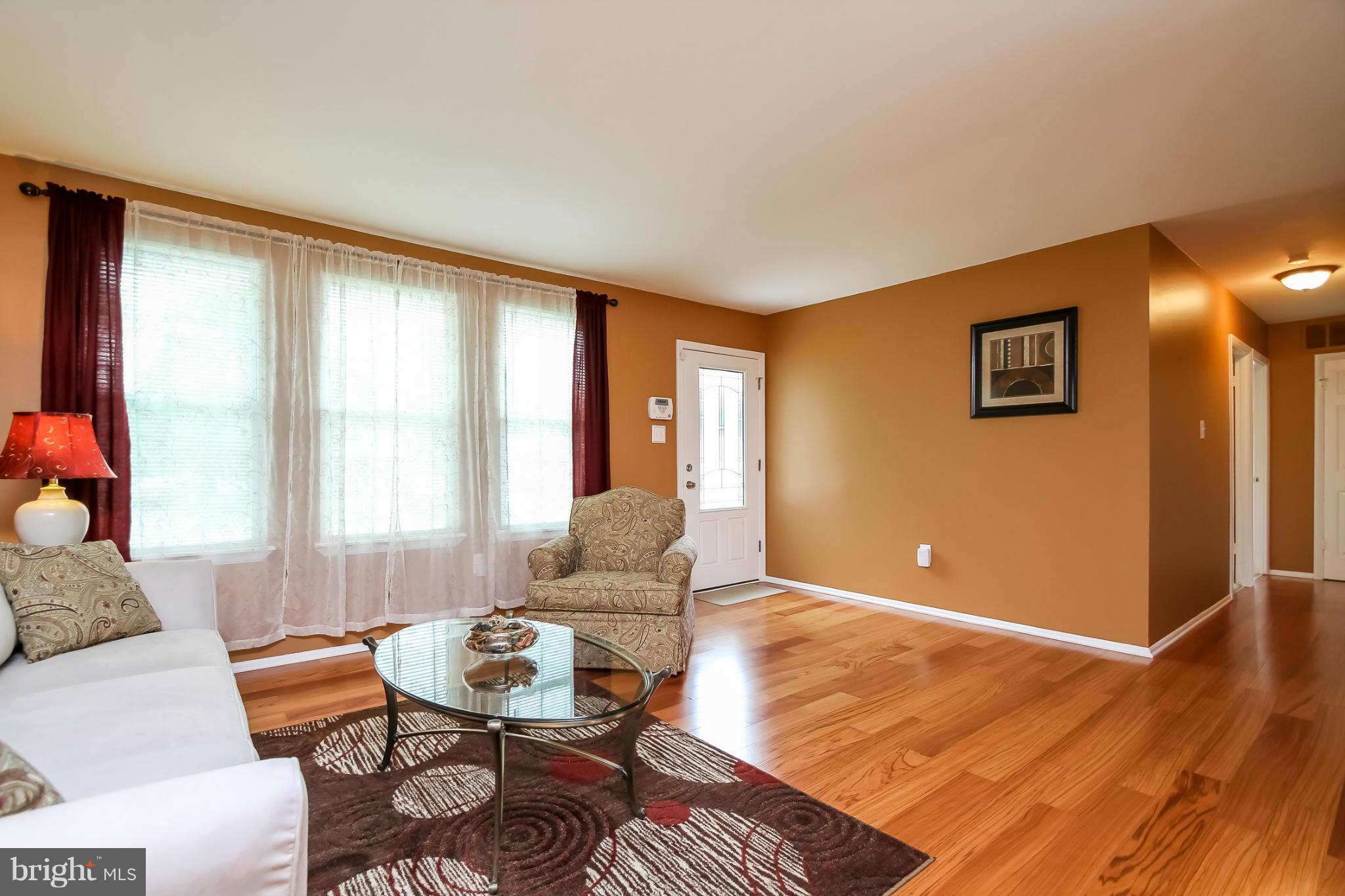 212 Highfalcon Road Reisterstown, MD 21136 - Photo 3 of 30 Living Room