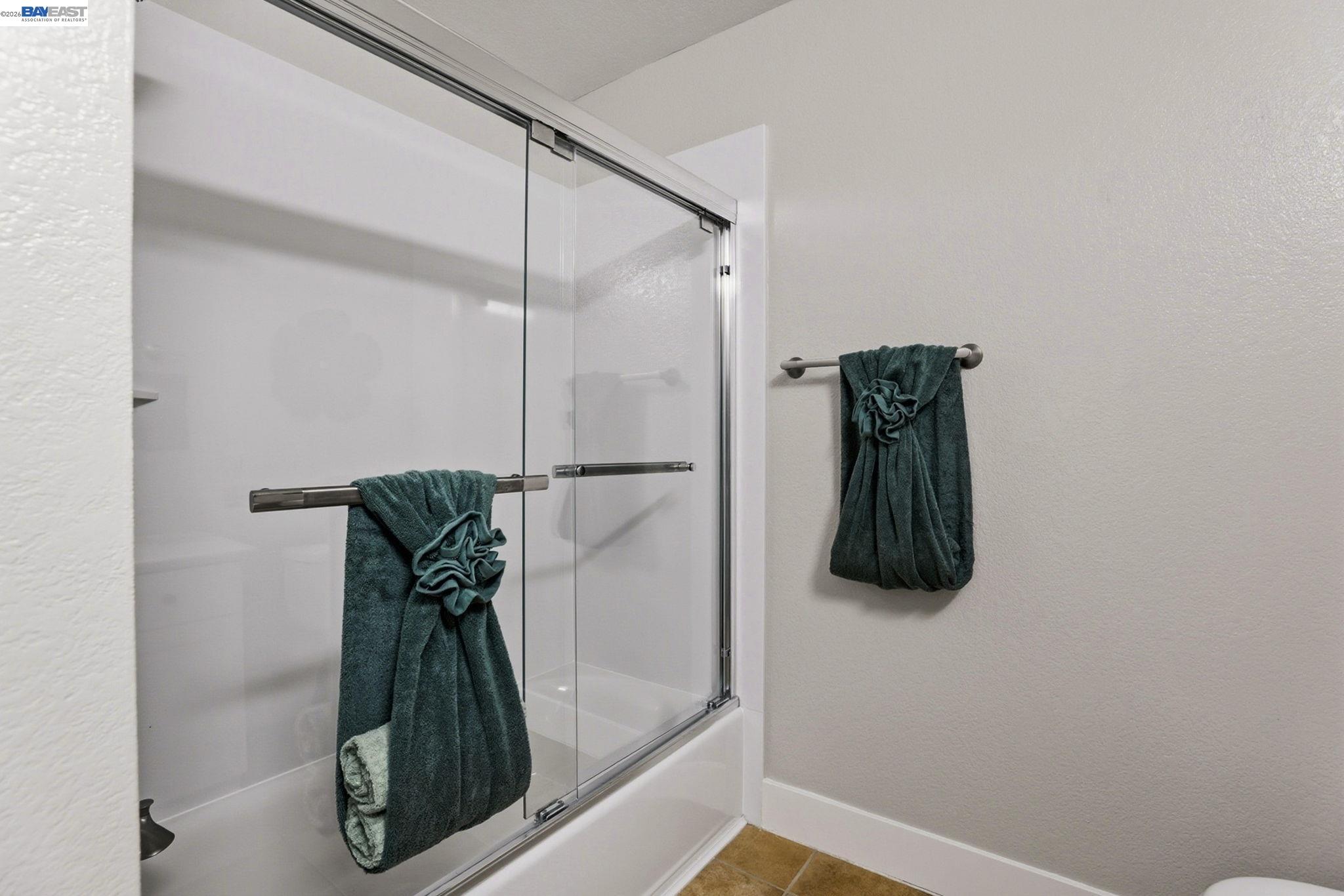 309 South Overlook Drive San Ramon, CA 94582 - Photo 17 of 29 a close view of walk in closet