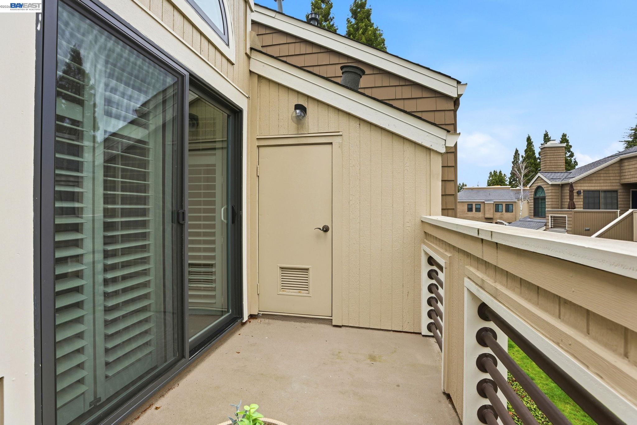 309 South Overlook Drive San Ramon, CA 94582 - Photo 21 of 29 a bathroom with a sink and a mirror