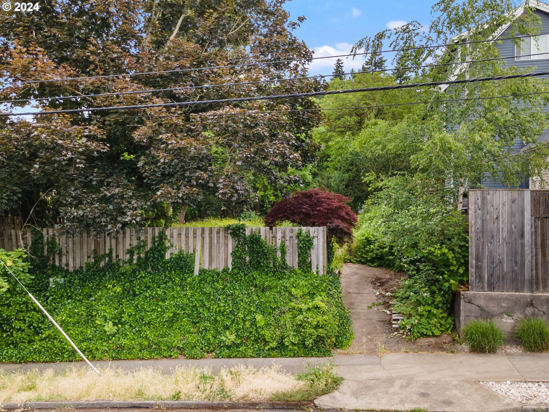 527 Southeast Spokane Street Portland, OR 97202 - Photo 11 of 38 Gallery Image 11