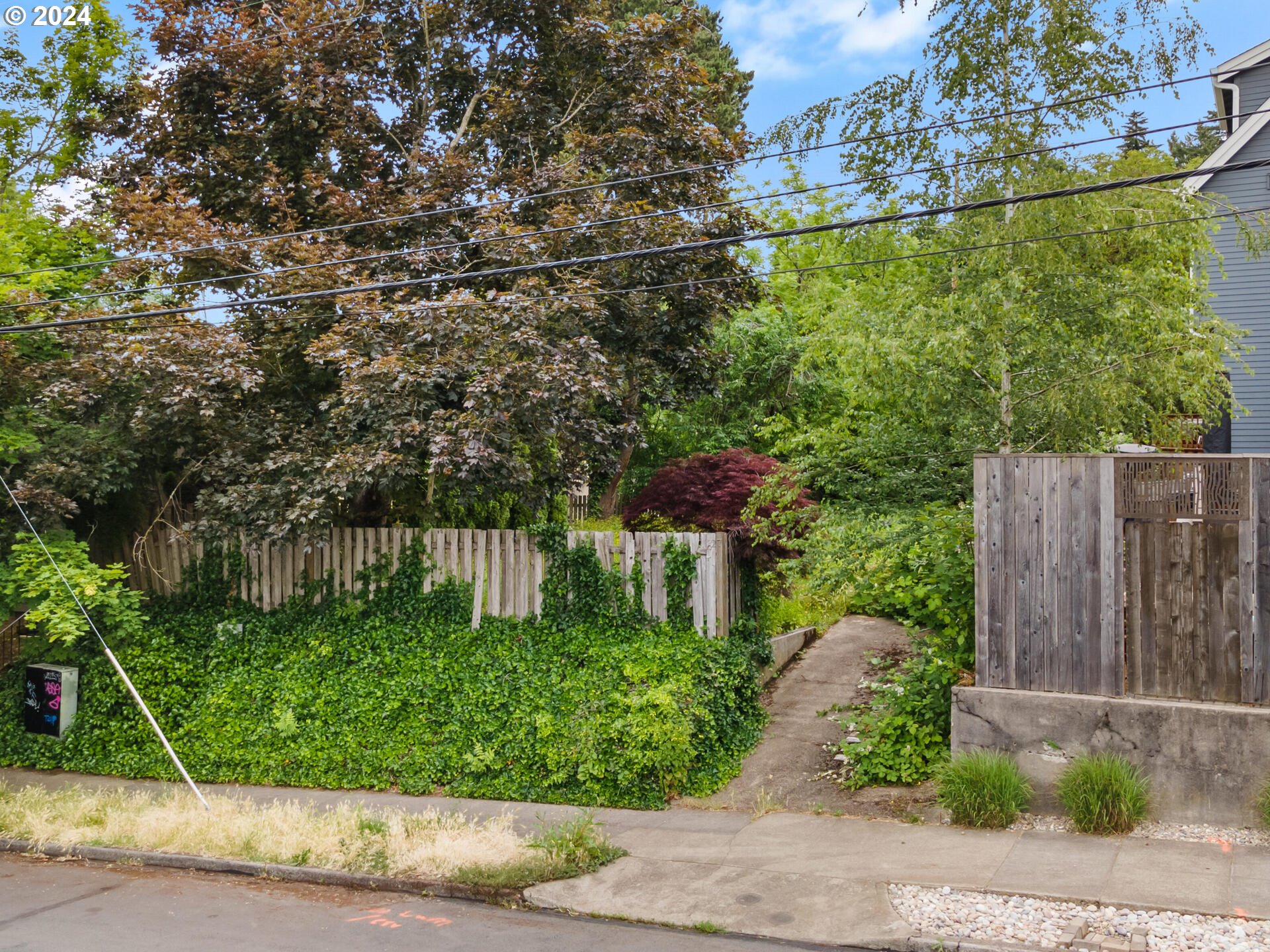 527 Southeast Spokane Street Portland, OR 97202 - Photo 12 of 38 Gallery Image 12
