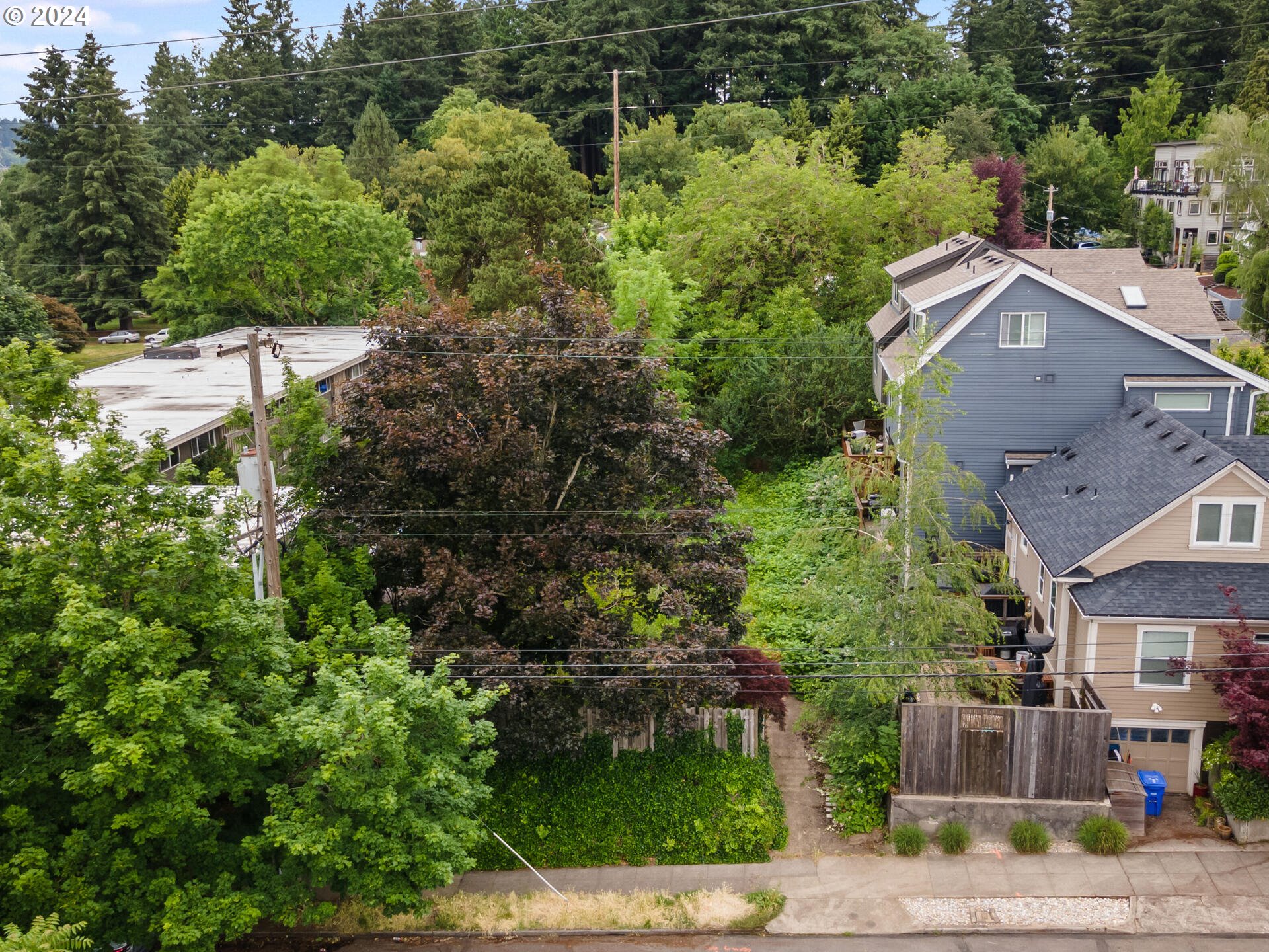 527 Southeast Spokane Street Portland, OR 97202 - Photo 14 of 38 Gallery Image 14