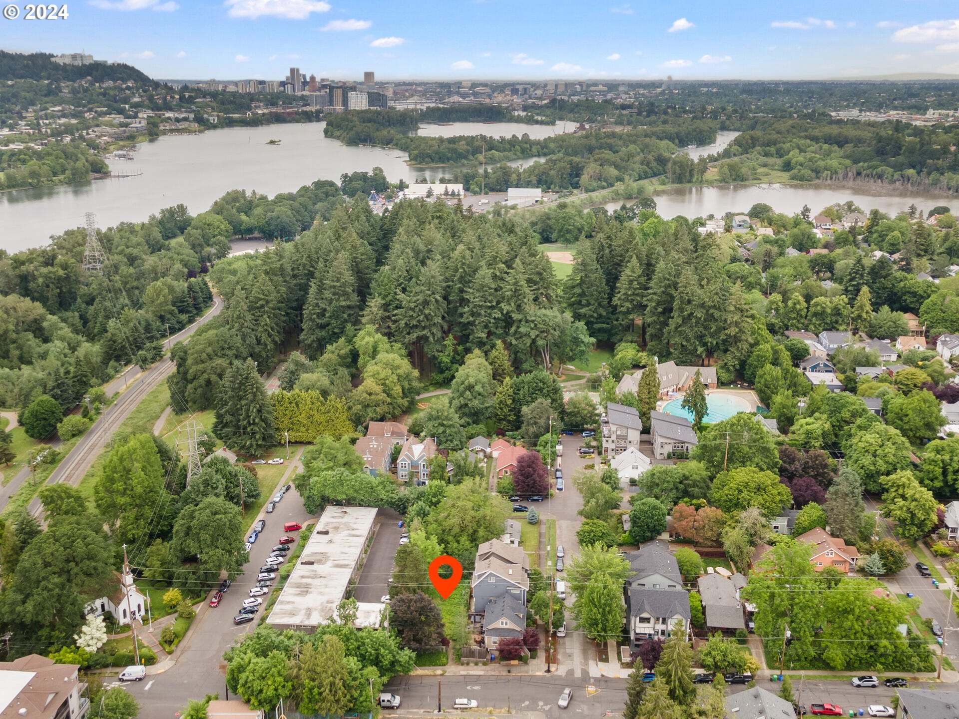 527 Southeast Spokane Street Portland, OR 97202 - Photo 24 of 38 Gallery Image 24
