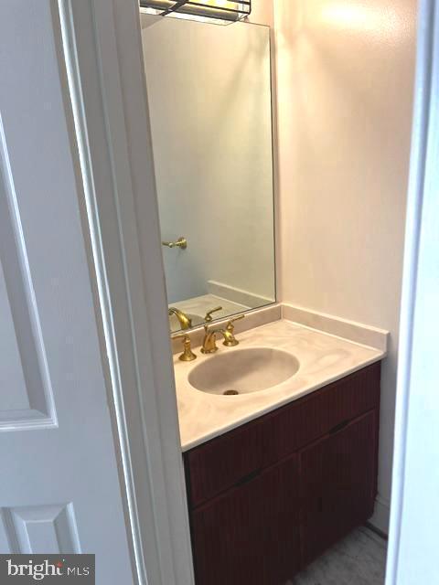 8319 Rising Ridge Way Bethesda, MD 20817 - Photo 4 of 38 Powder Room