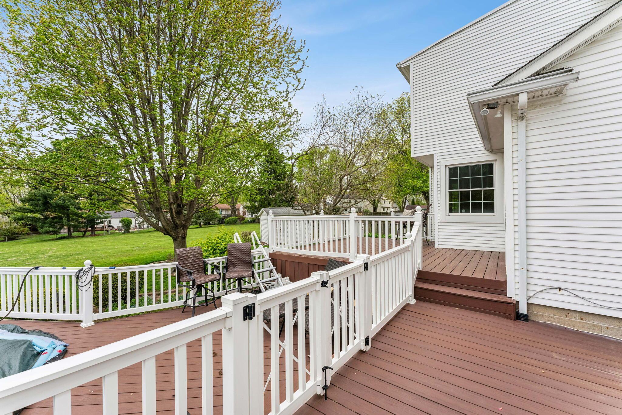 6381 South Sunbury Road Westerville, OH 43081 - Photo 46 of 51 Expansive Deck