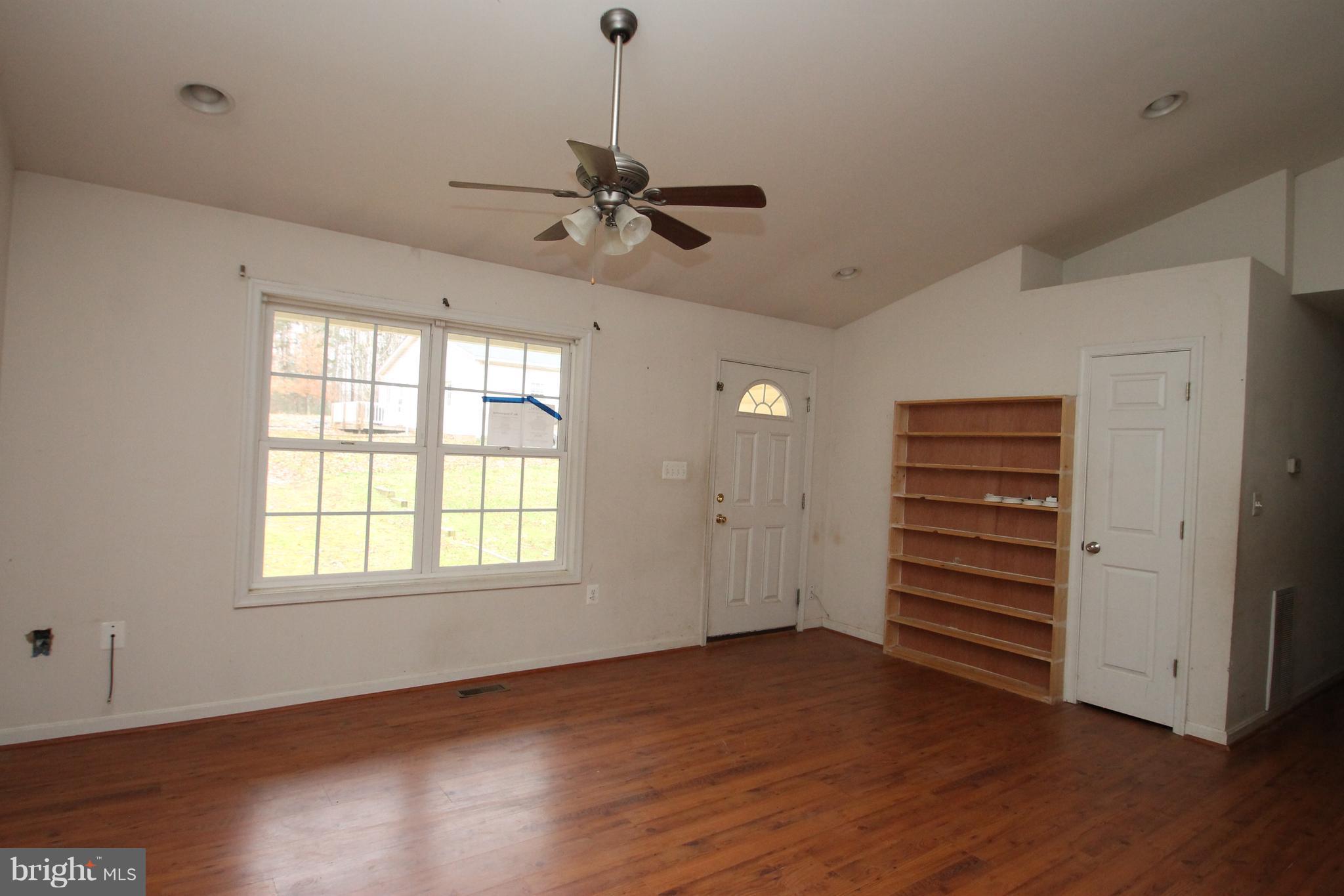 120 Lone Oak Road Partlow, VA 22534 - Photo 4 of 26 Living Room-view 1