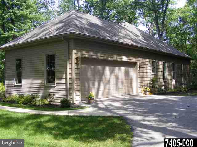 5105 Anderson Road Stewartstown, PA 17363 - Photo 3 of 25 Gallery Image 3